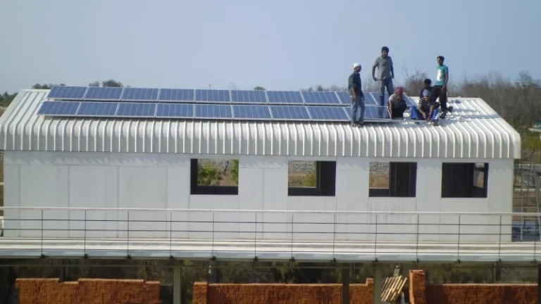 How Solar Power System Manufacturers in Chennai Support Commercial & Industrial Needs 