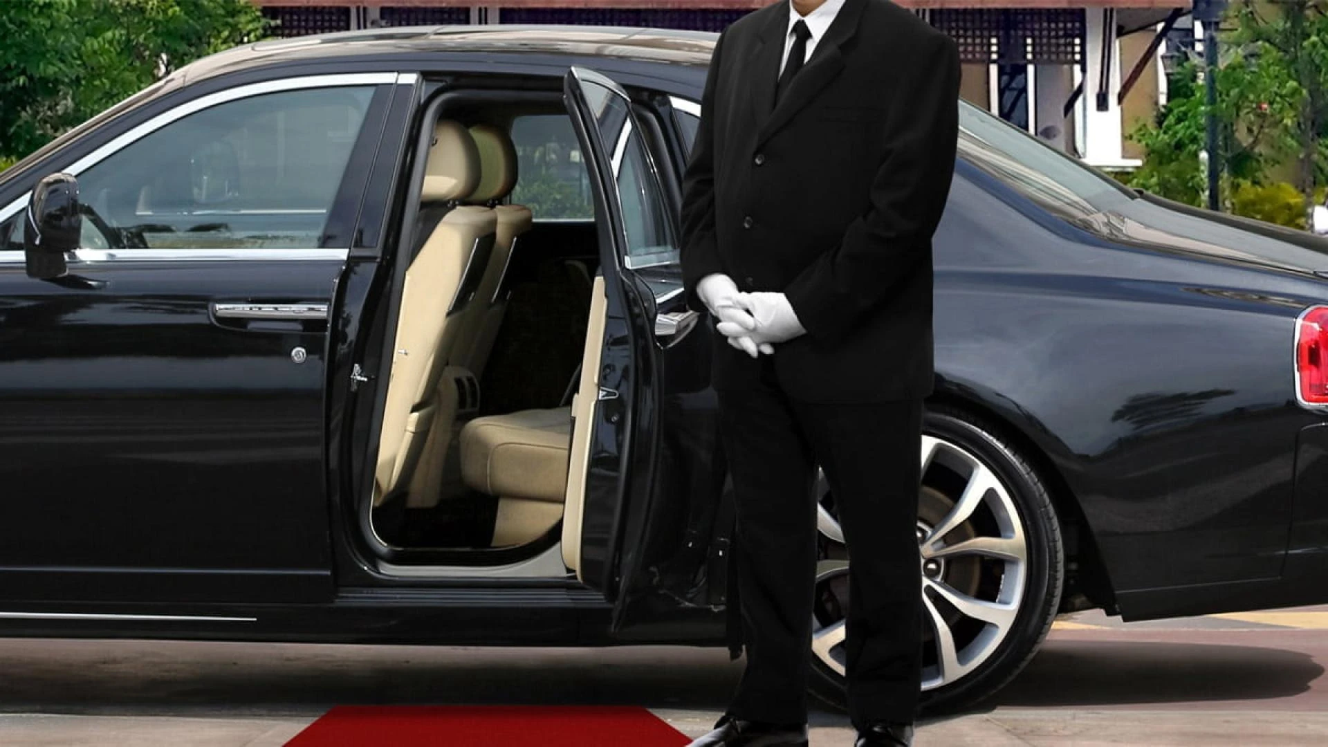Why Professional Chauffeurs Are Essential for VIP and Client Transportation