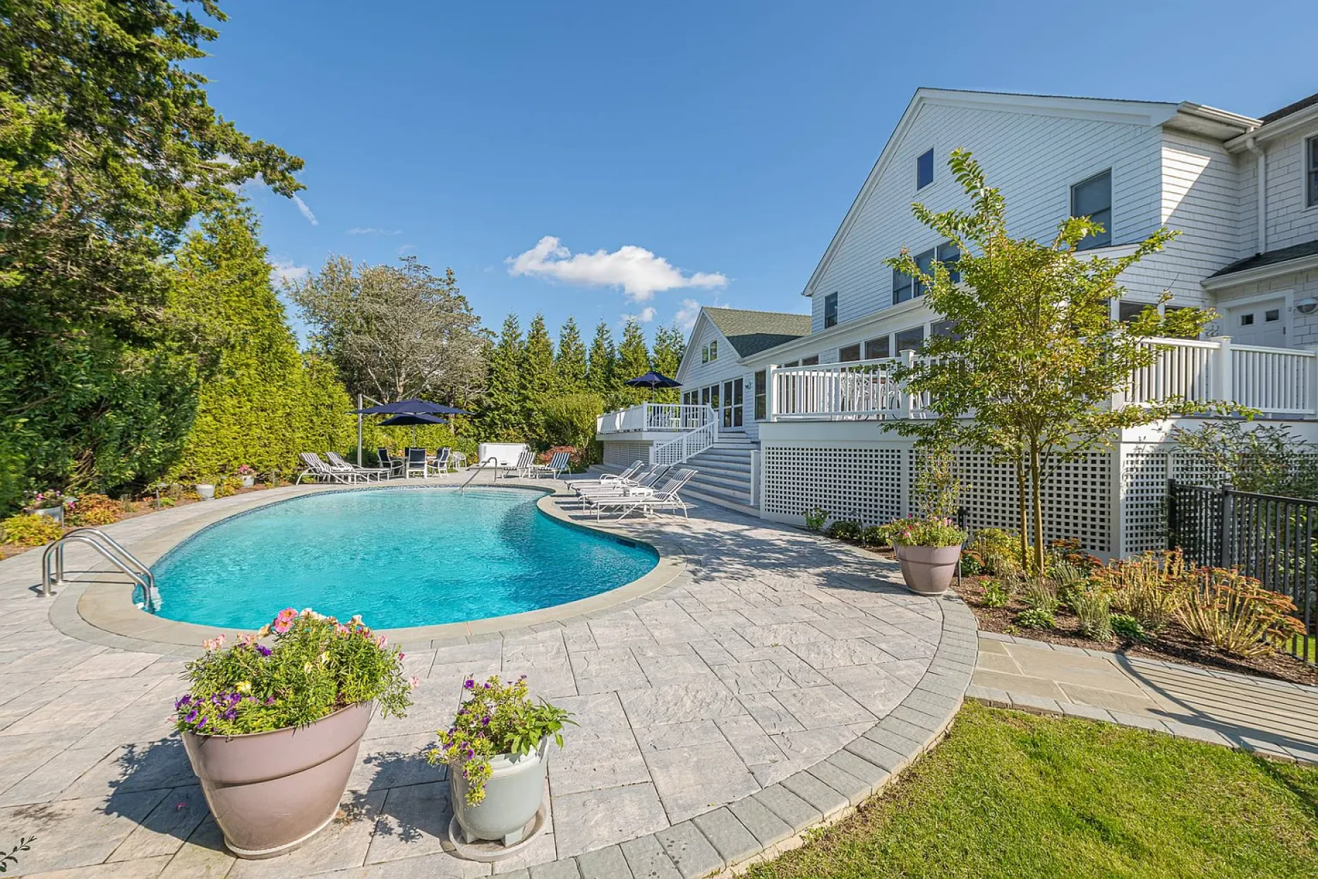 The Allure of the Hamptons: Finding Your Seasonal Sanctuary