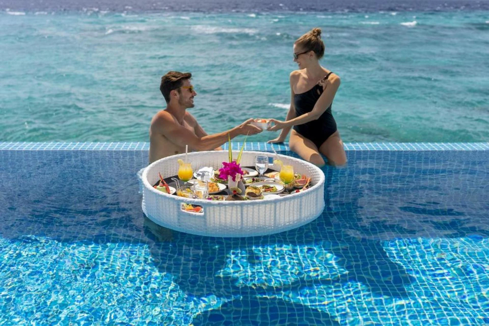 Luxury All‑Inclusive Maldives Resorts for Honeymoon Couples