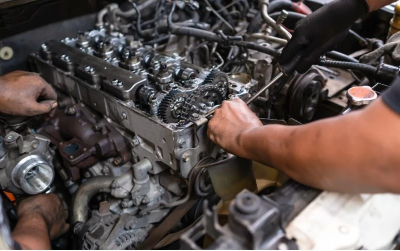 Why AMSOIL Diesel Motor Oil Is a Top Choice for Work Trucks