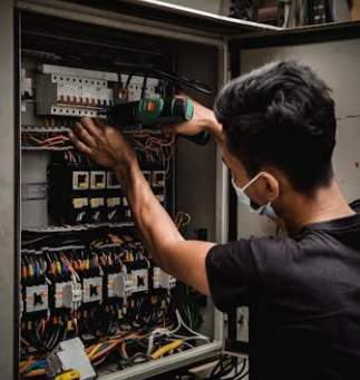 Commercial Electric Work Lights vs. Portable Work Lights: Which Is Better?