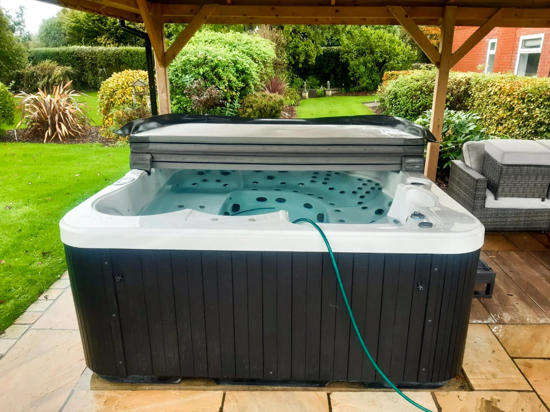 Using Hot Tubs for Arthritis, Joint Pain, and Mobility Issues
