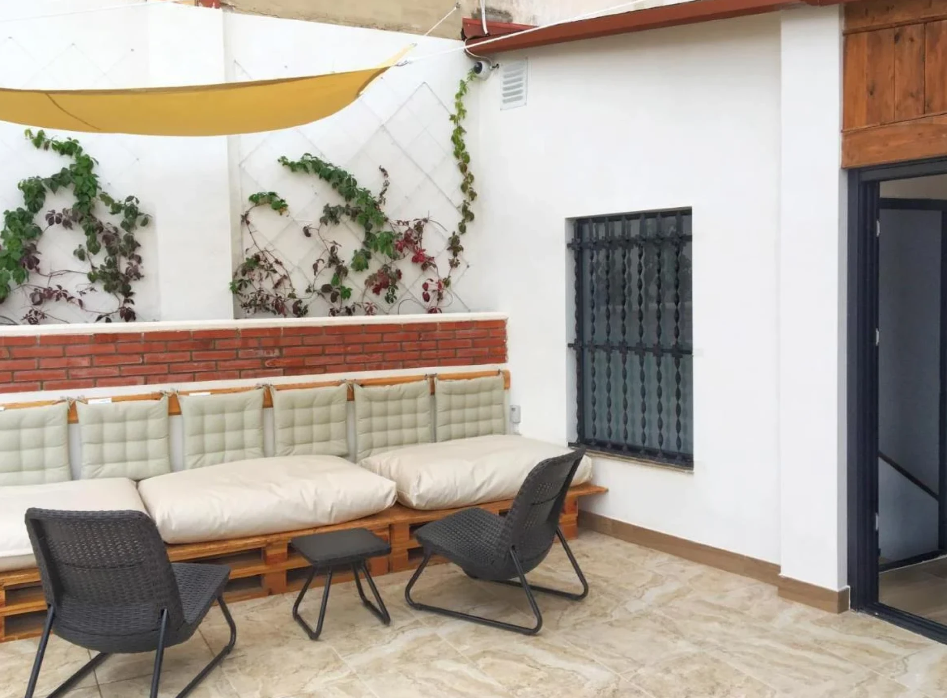 Más que un Albergue: Mi Experiencia Reveladora en Hostal 13 Alicante