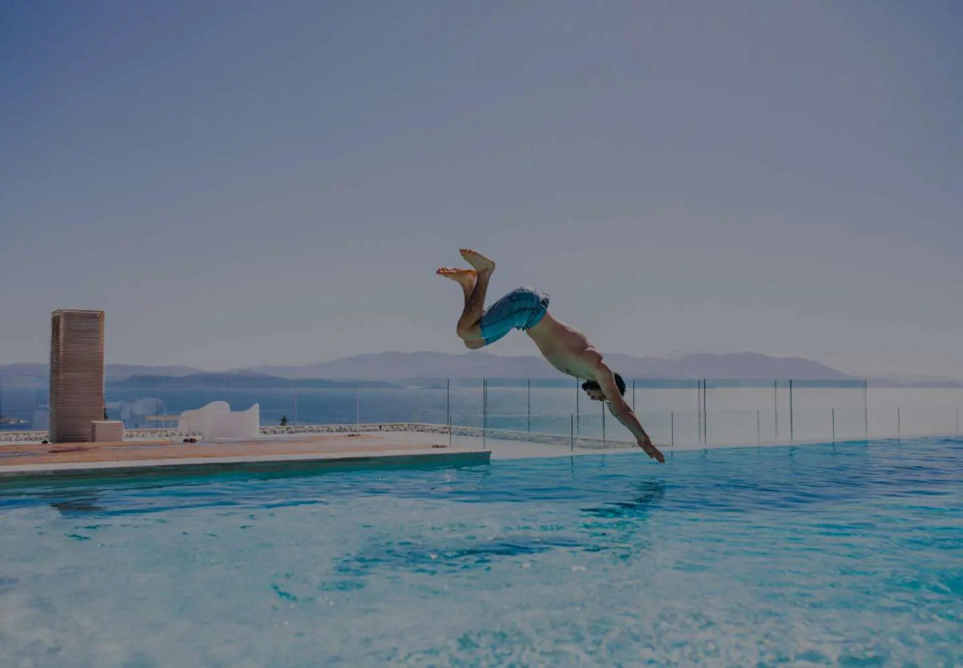 Transform Your Backyard with a Premier Swimming Pool Contractor in Houston, TX