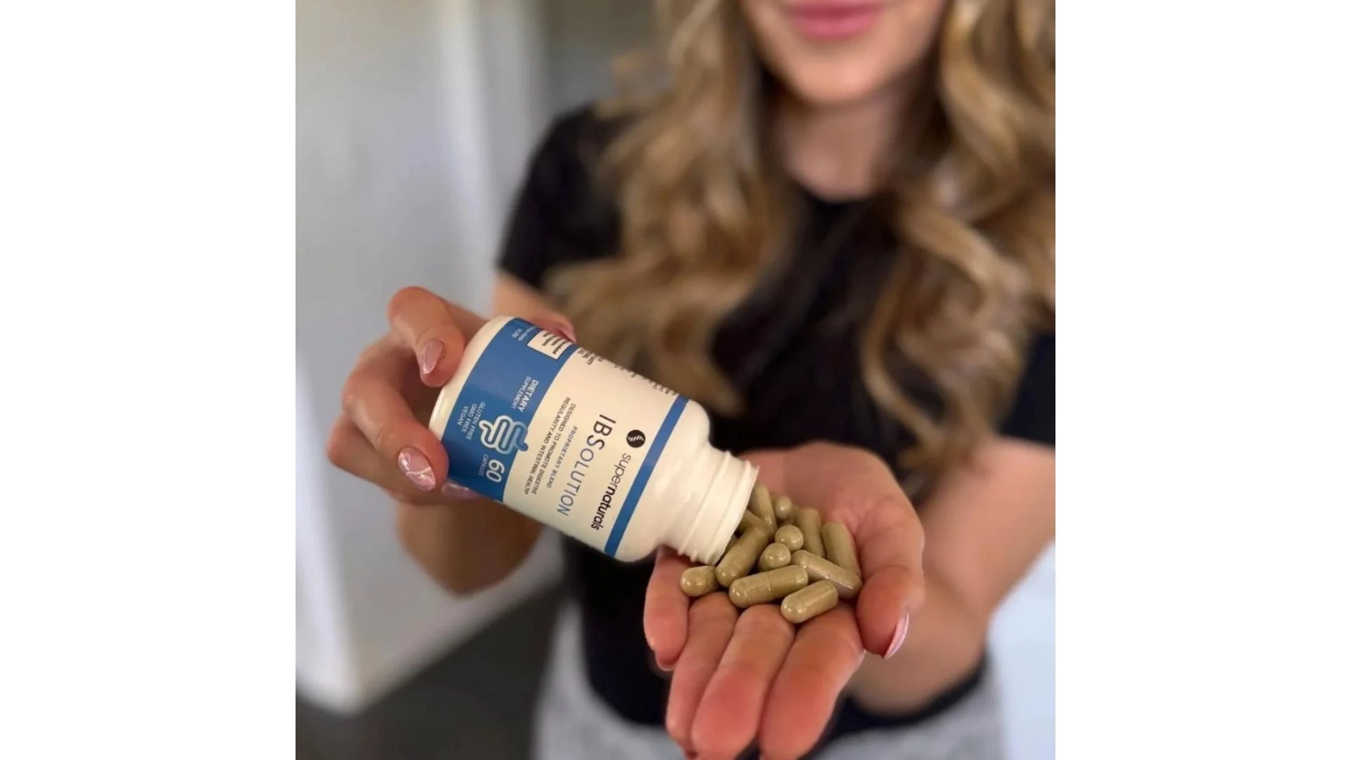 What Are the Best Supplements for Menopause Bloating, and Why Does Hormonal Bloating Feel Different?
