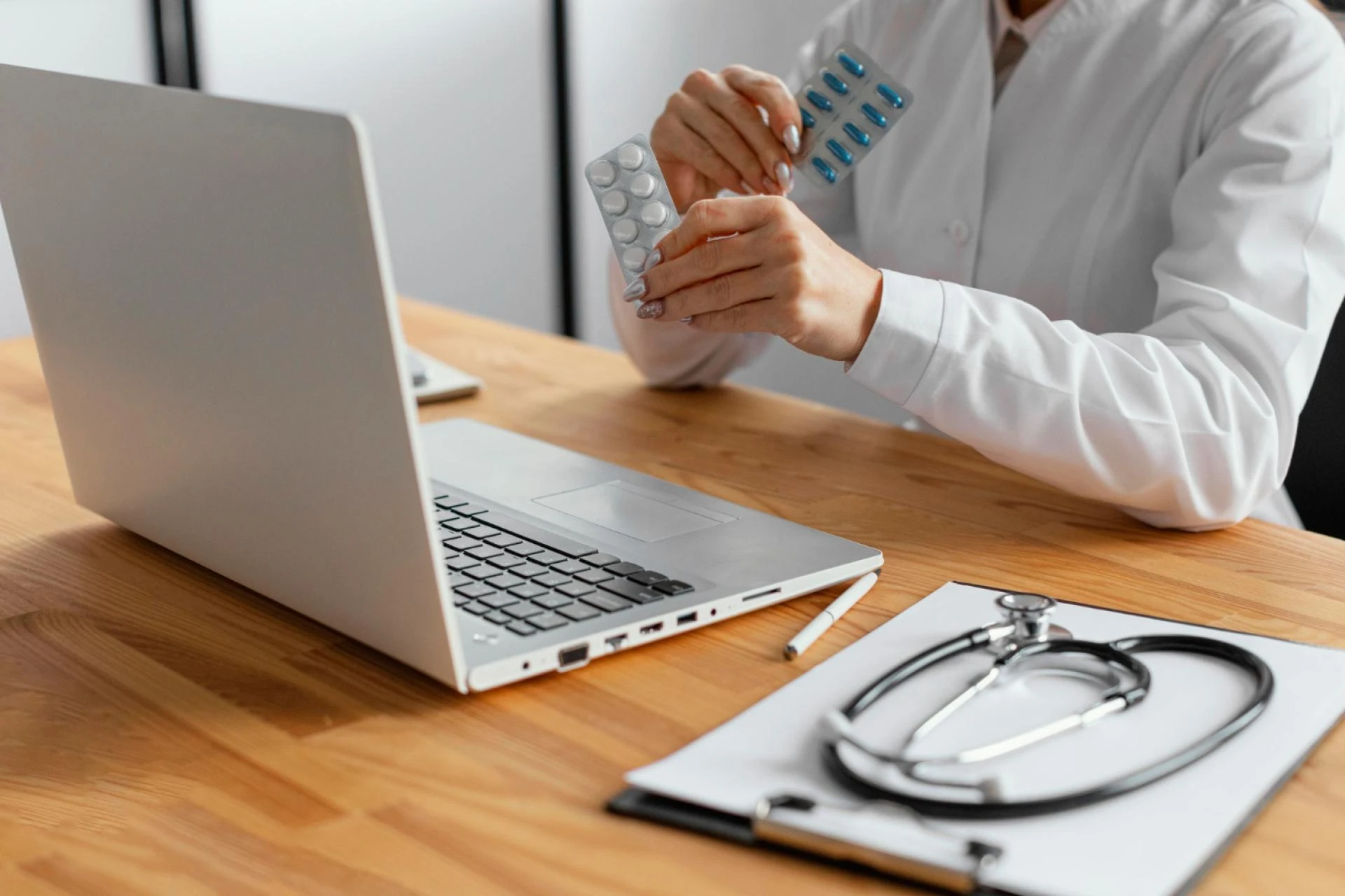A Simple Guide to Online Prescription Refills for Brampton Residents