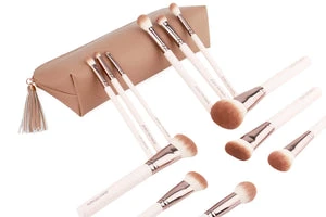 Beauty Confidence at Any Age: Why Tools Matter More Than Trends