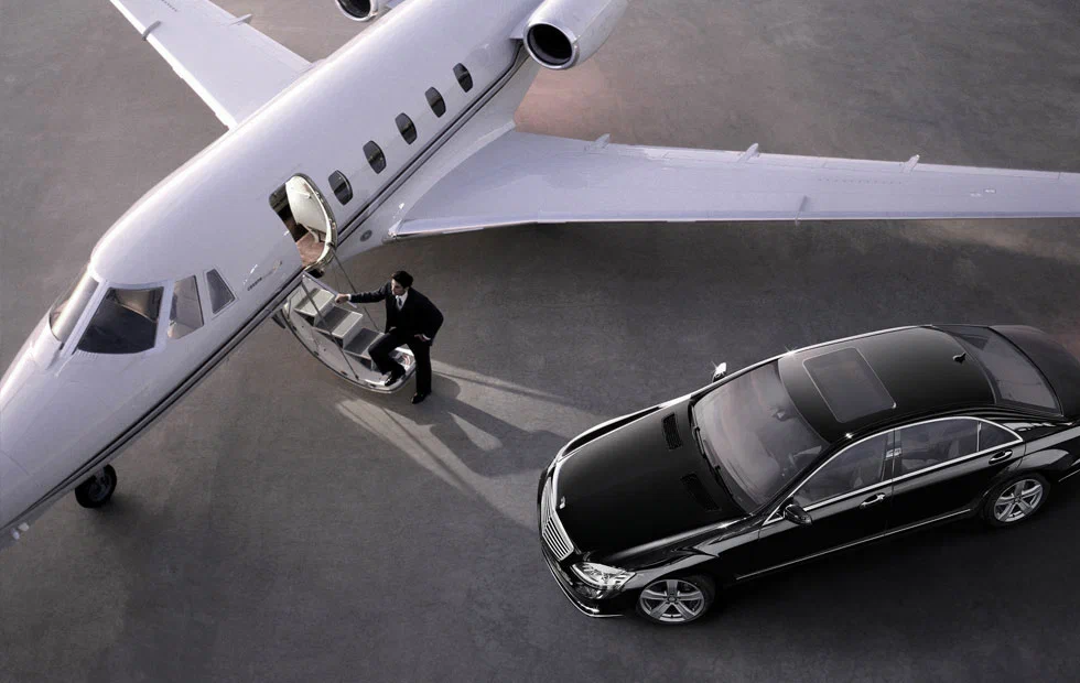 Limo Service In Toronto for Reliable, Luxury Airport Transportation