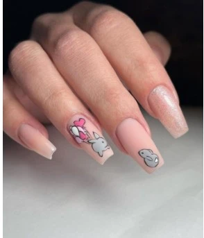 Fiolet na paznokciach i w głowie: dlaczego ten kolor wraca do mnie co sezon