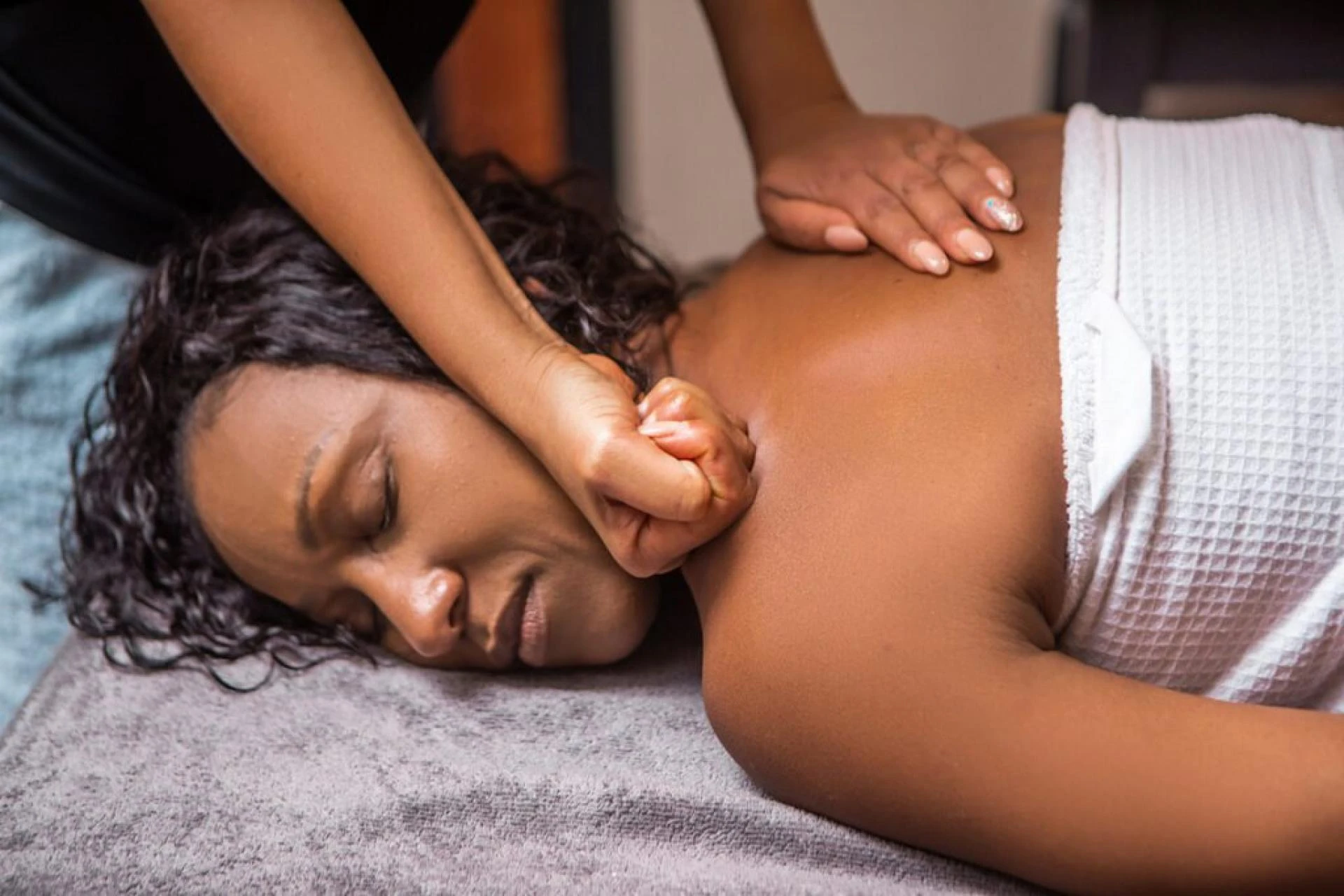 The Healing Touch: A Comprehensive Guide to Soft Tissue Massage Therapy