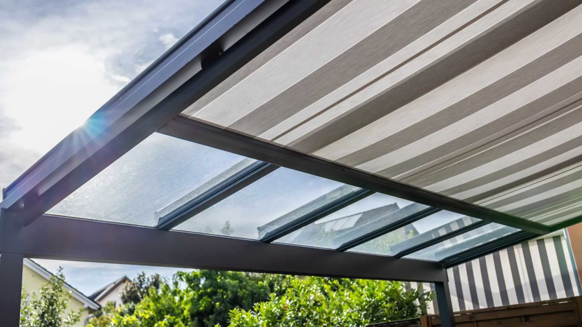 Retractable Pergola Dubai: Types, Costs, and Buying Guide for Homes & Businesses