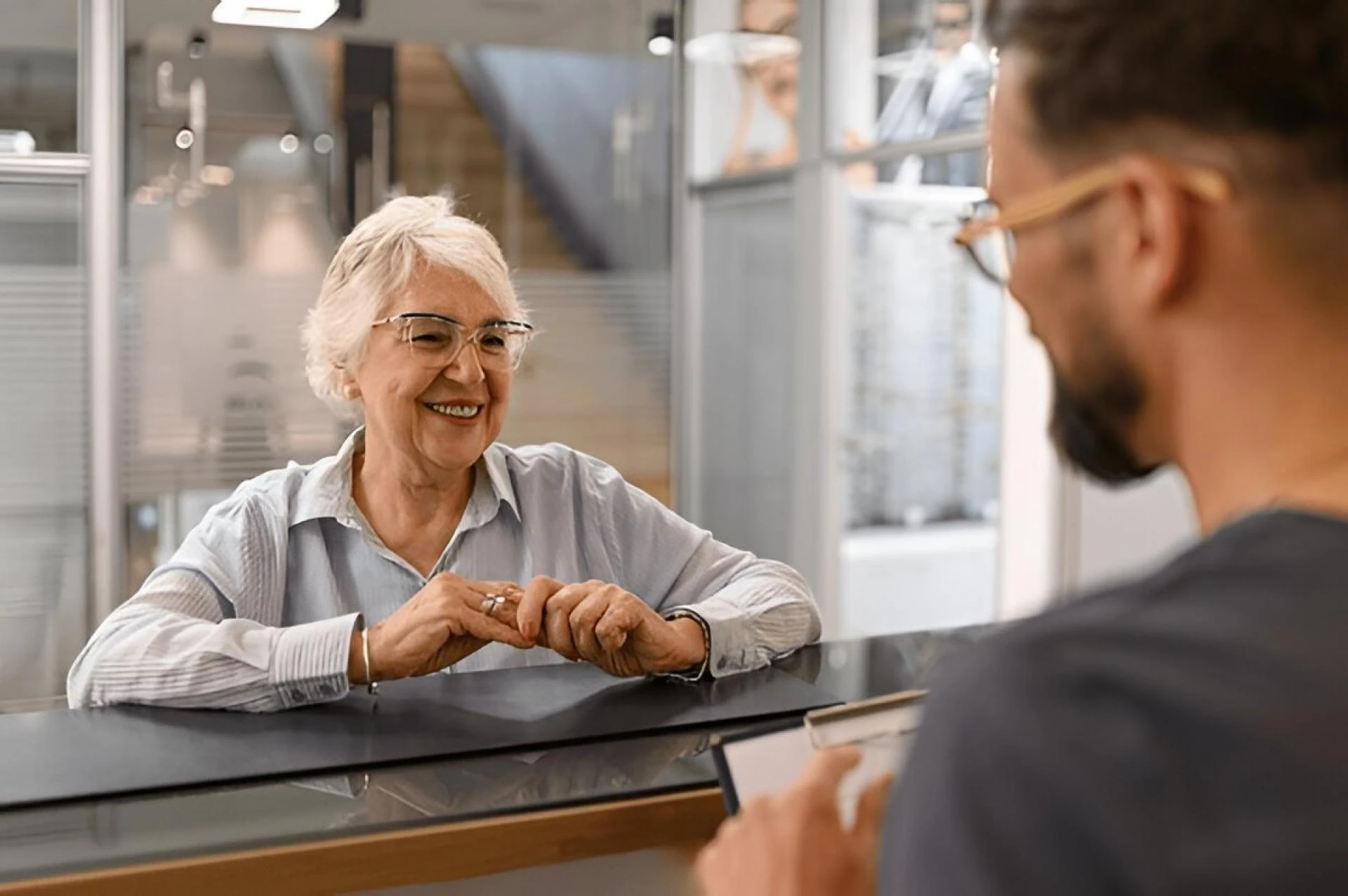 How Onshore Outsourcing Improves Compliance, Efficiency, and Patient Experience