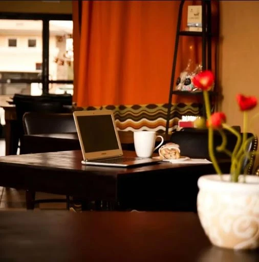 How a Coffee House Creates a Warm and Welcoming Atmosphere