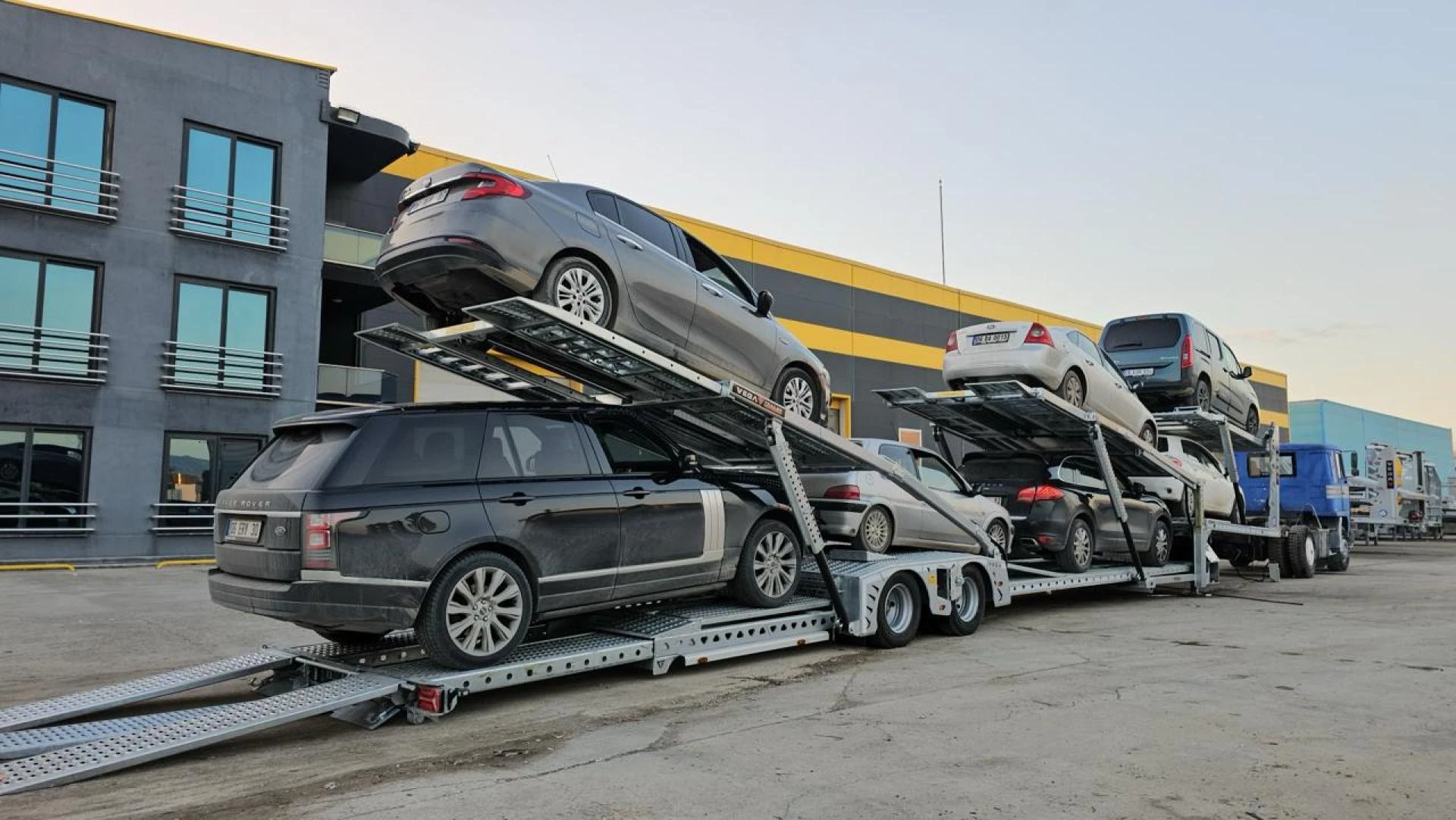 The Role of Specialized Handling in Premier Services for Classic Car Auto Transport