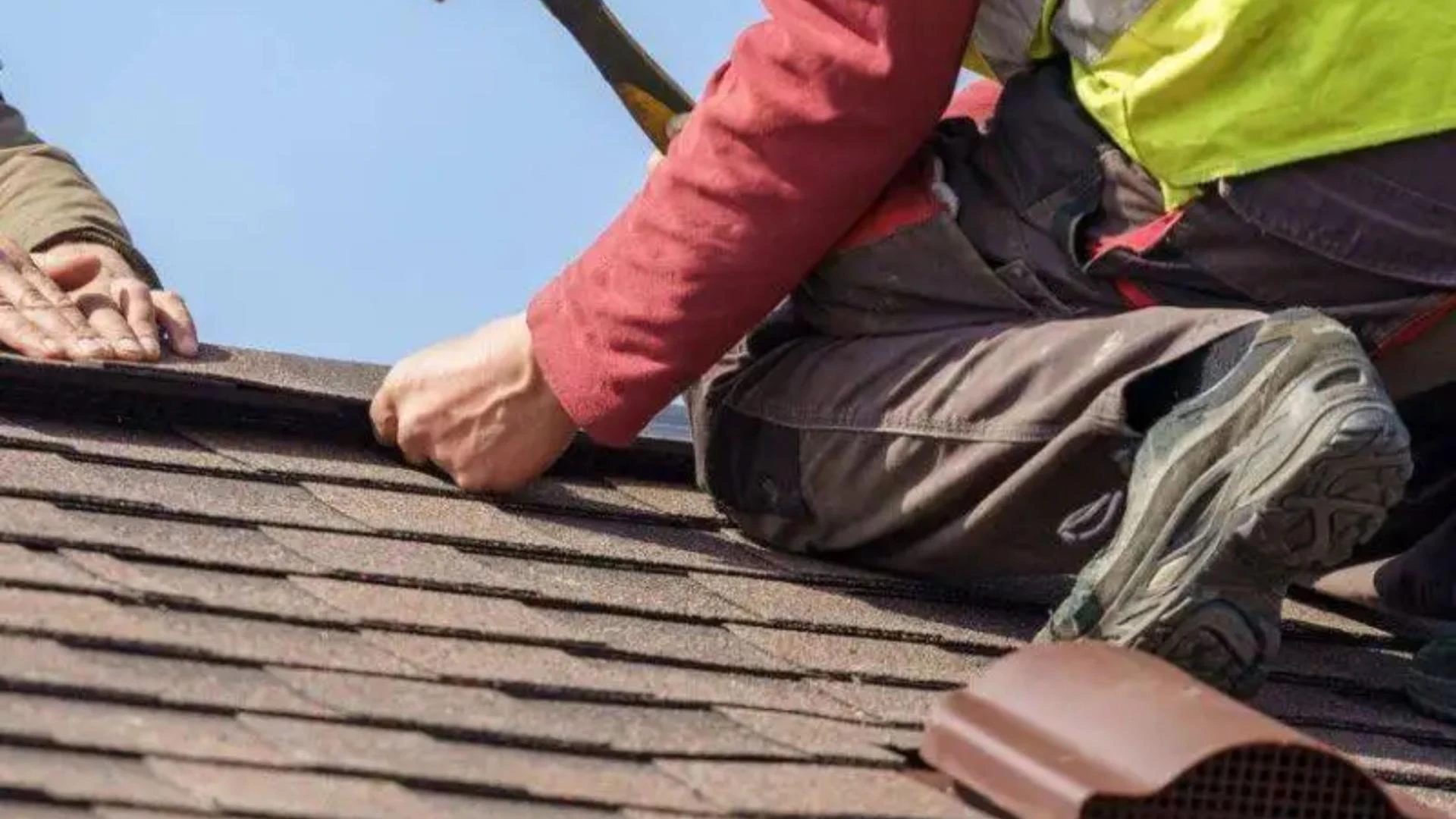 Is It Time for a Roof Replacement? Here’s How to Tell
