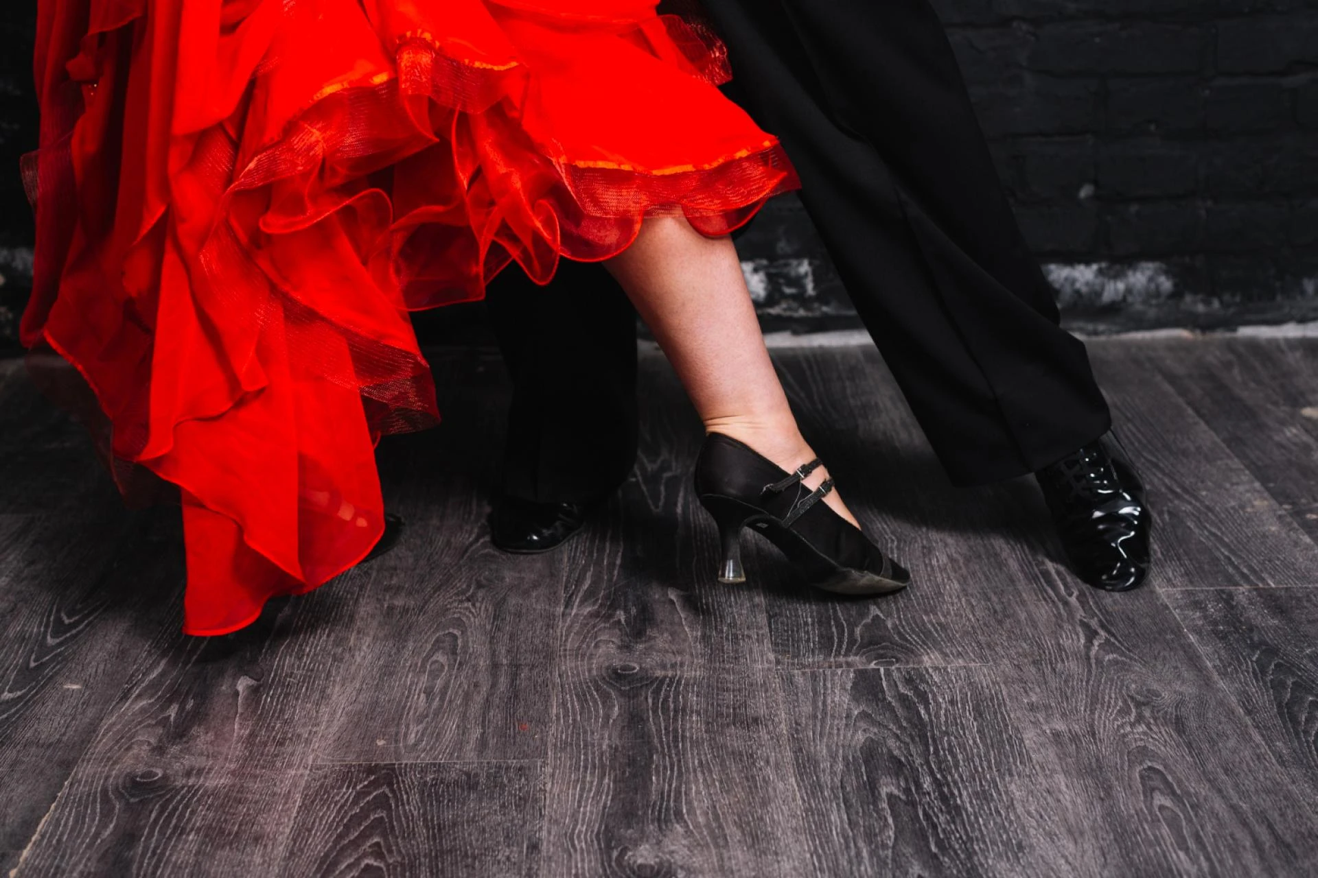 Common Mistakes Men Make When Buying Dance Shoes (and How to Avoid Them)