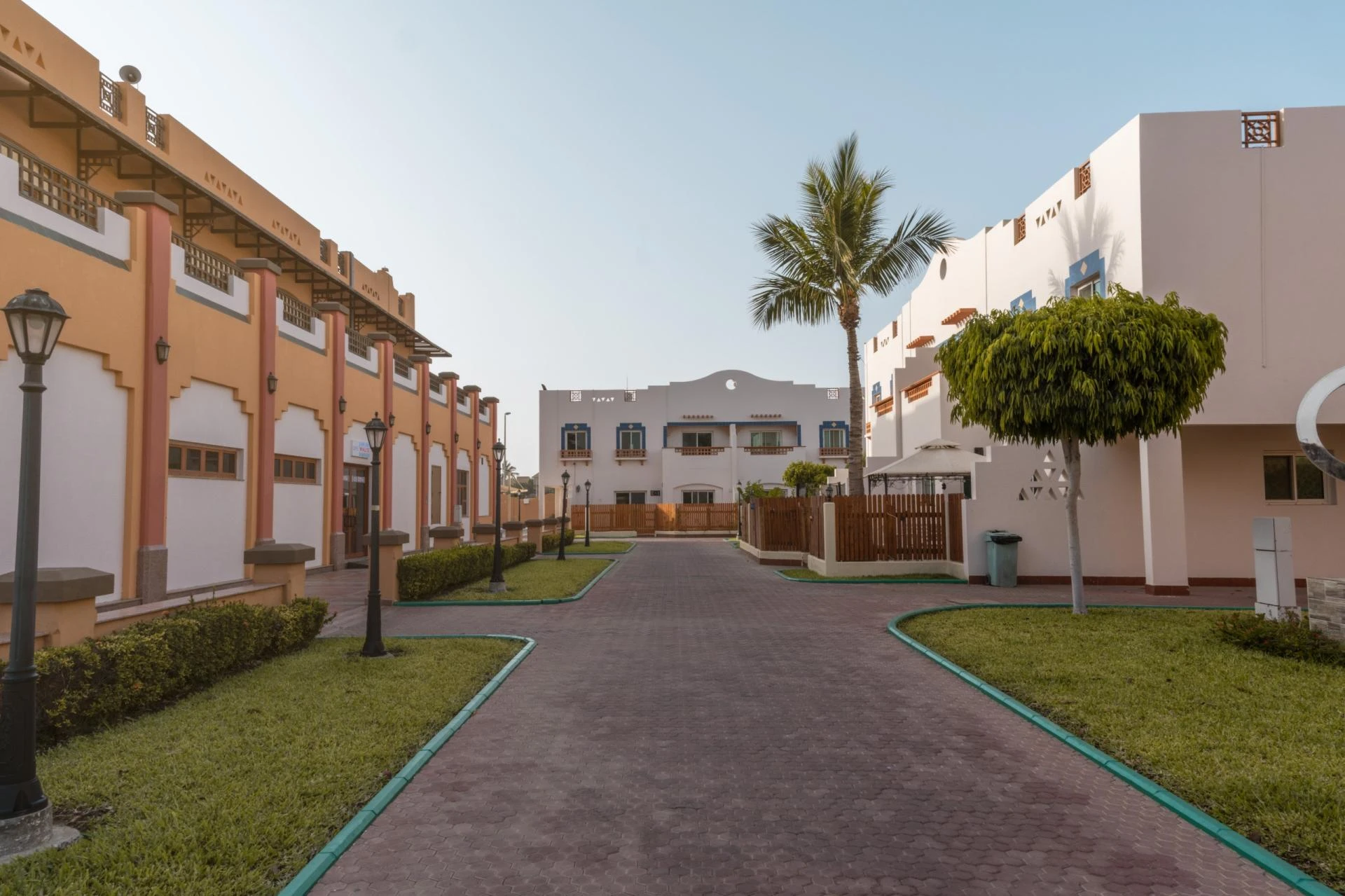 Daily Life Inside a Jeddah Expat Compound: A Realistic Look