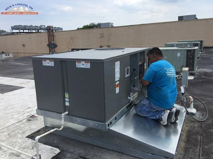 What Smart Homeowners Check Before Calling a Local Cooling Company