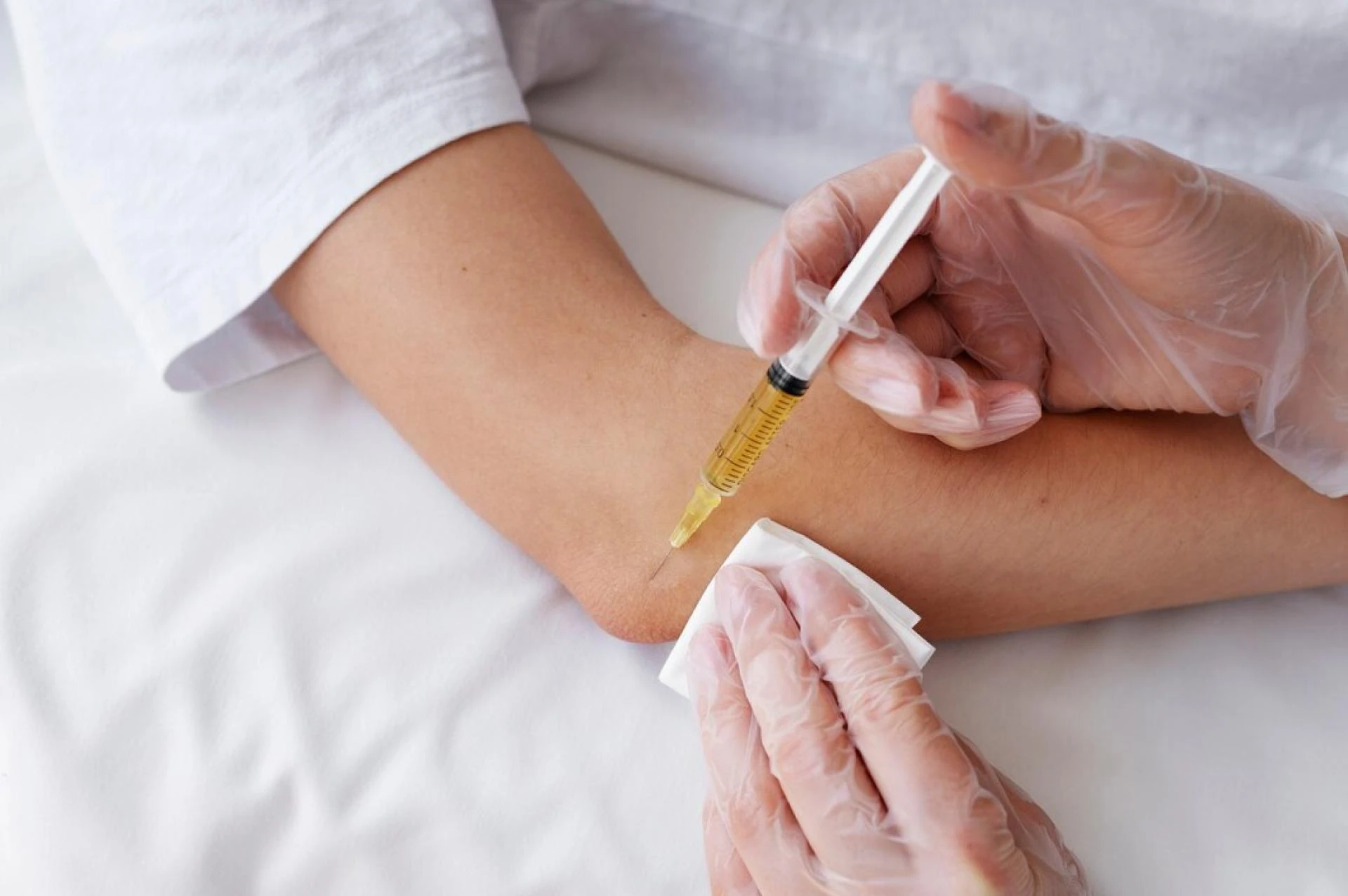 Melanotan Injections vs Nasal Sprays: What Should You Choose? 