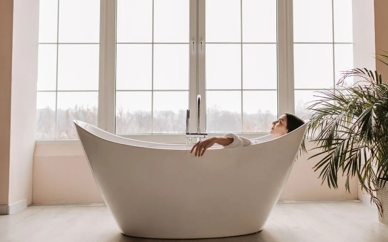 Freestanding vs Drop-In Bathtubs: Which One Actually Suits Your Bathroom Layout?