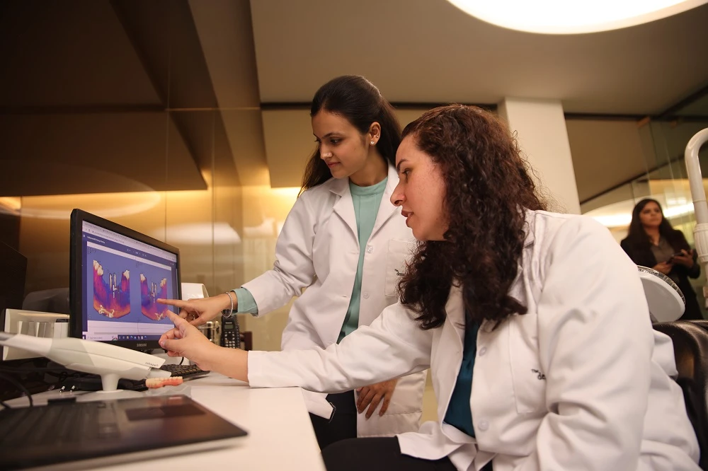 How Much Do Dental Implants Cost at Clinics in Delhi?