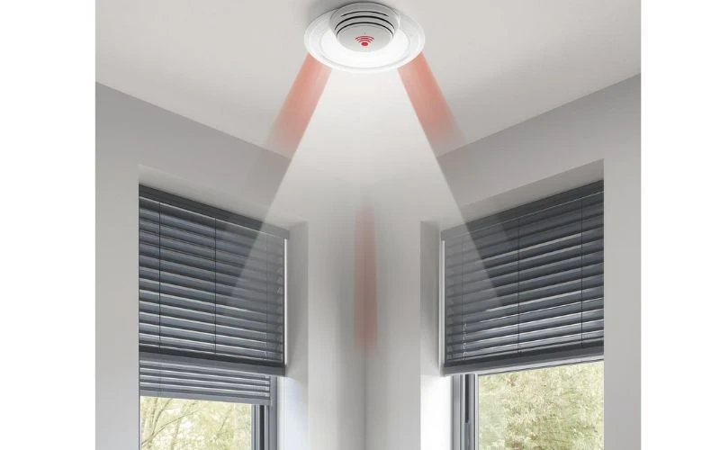 Do Smart Roller Shutters Automatically Retract When a Smoke Alarm Is Triggered?