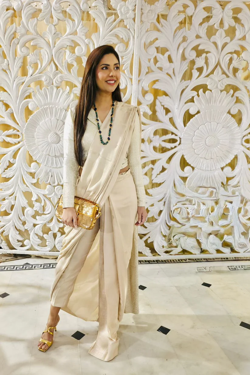 Floral Saree – Complete Style Guide, Latest Trends, Draping Ideas & Buying Tips for Women