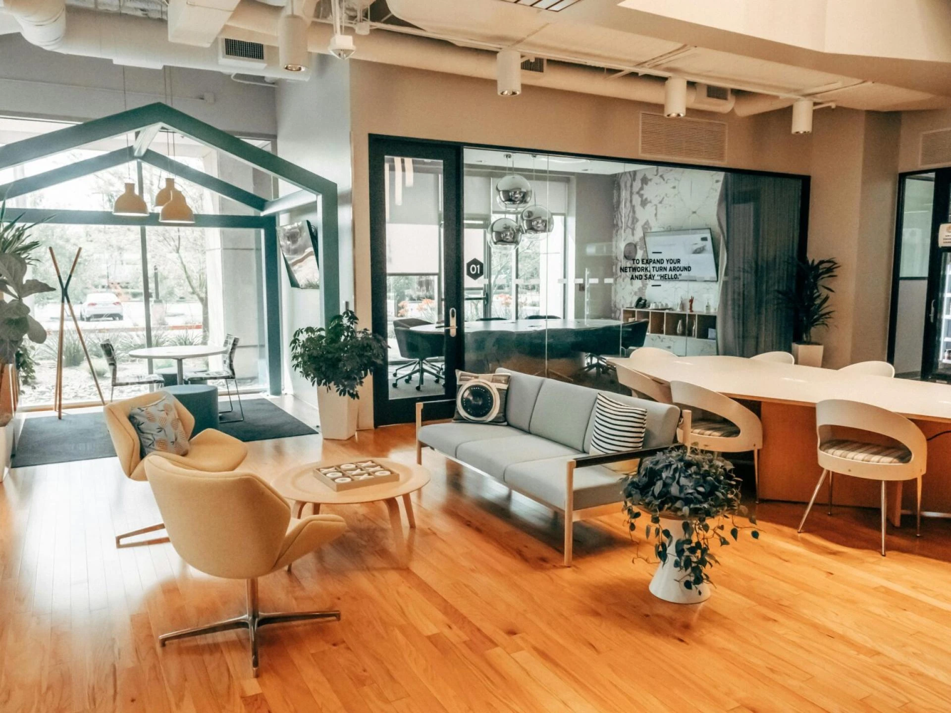 Key Elements of a Perfect Office Interior
