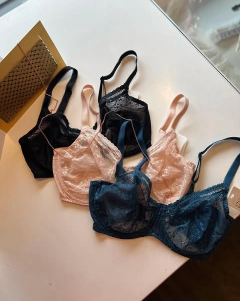 Buy Lingerie for Brides: Bridal Robes & Best Bras