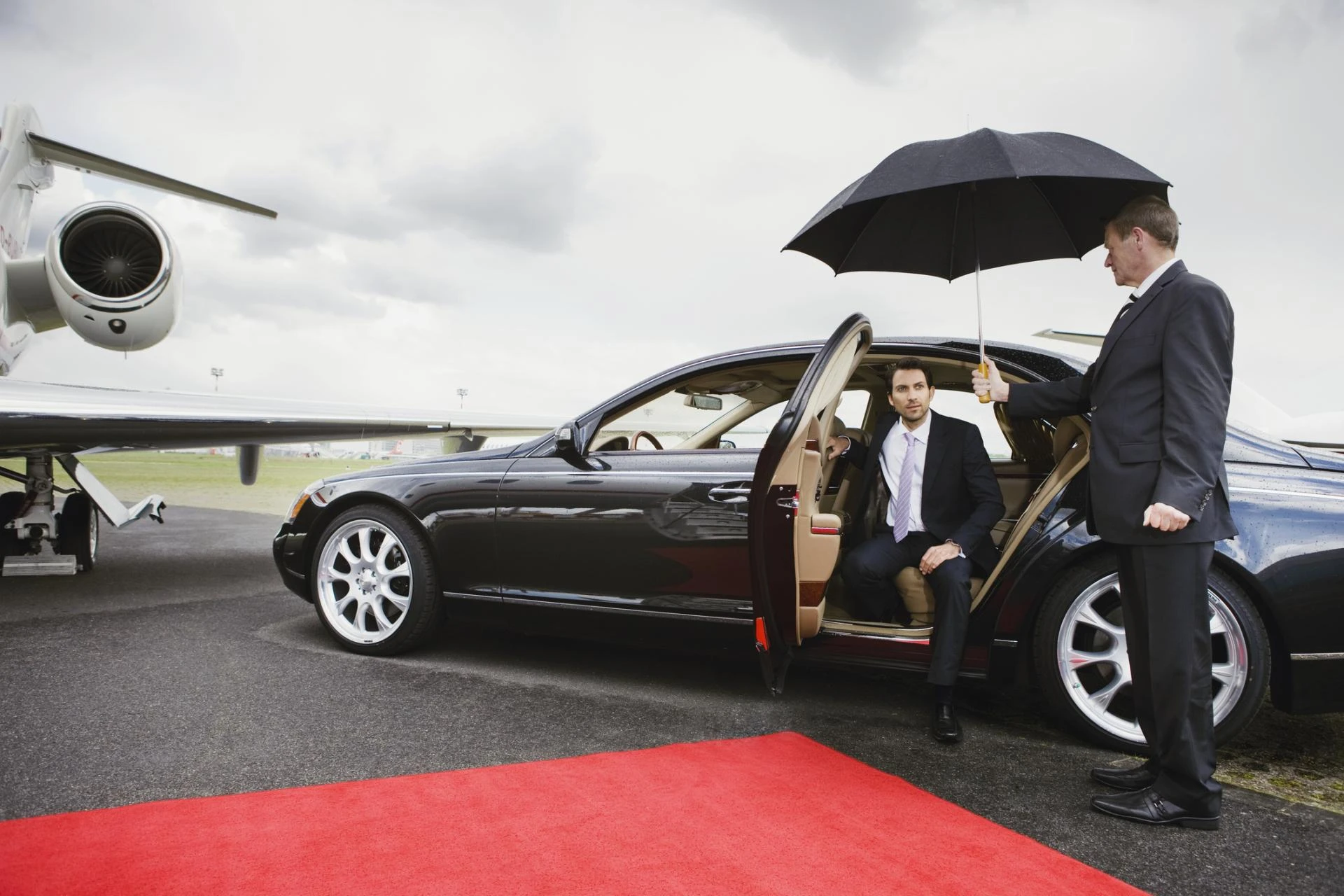 Airport Limo Service That Ensures On-Time Arrivals