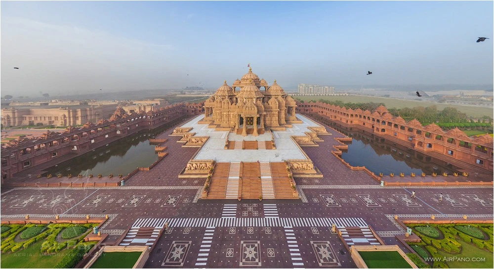 Explore Akshardham Gandhinagar: Mandir, Exhibits & Water Show