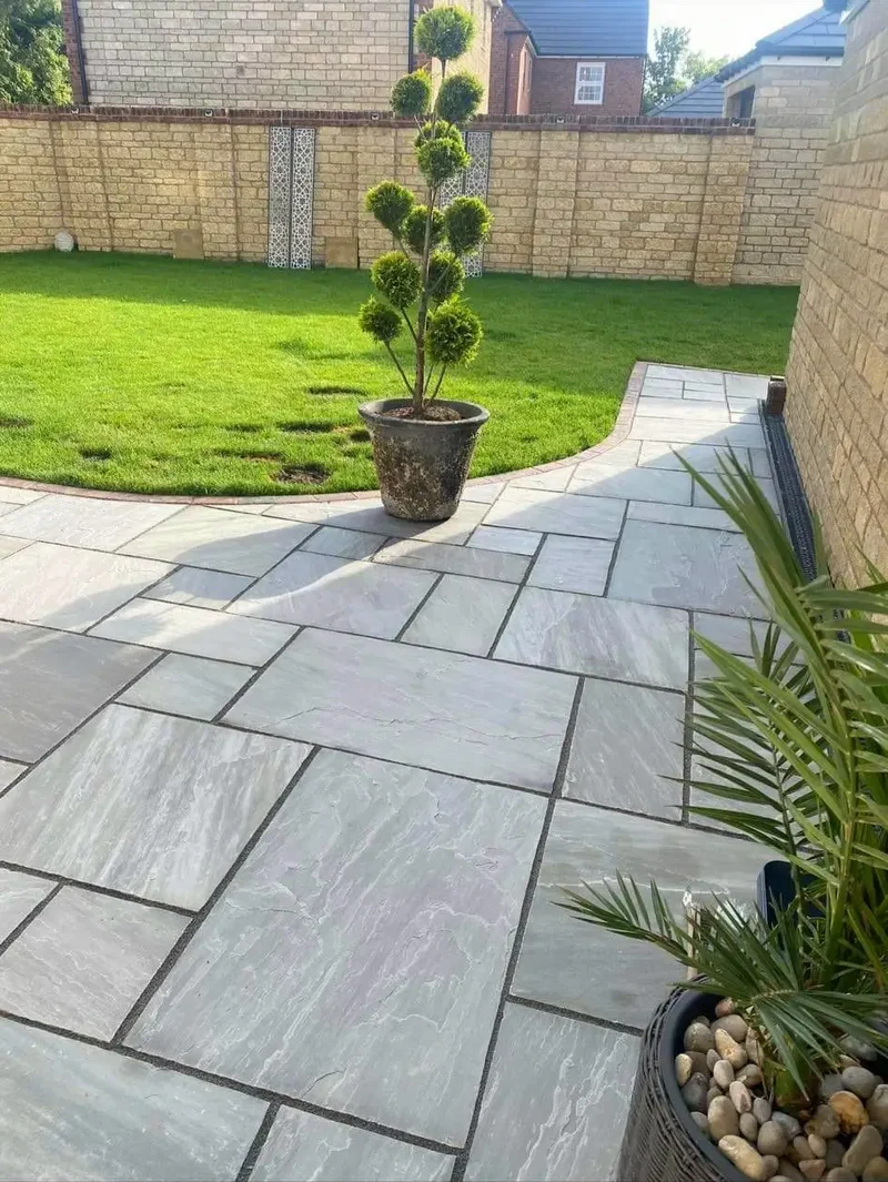 How Indian Sandstone Slabs Improve the Look of British Patios