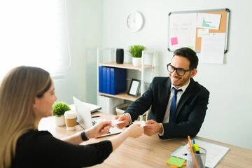 Top 7 Benefits of Borrowing From Trusted Settlement Loan Companies