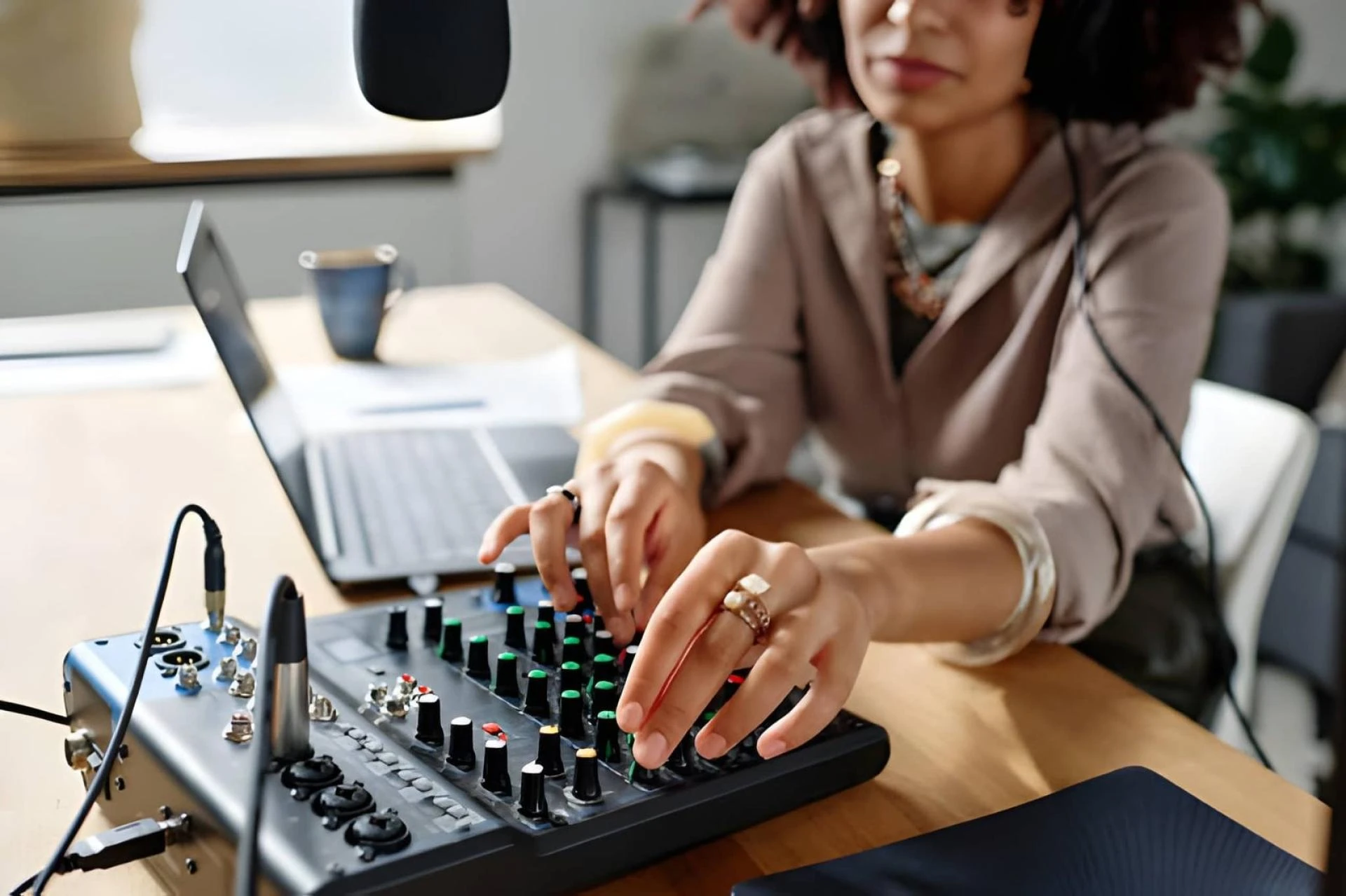 6 Practical Podcast Monetization Tips to Retain Your Audience