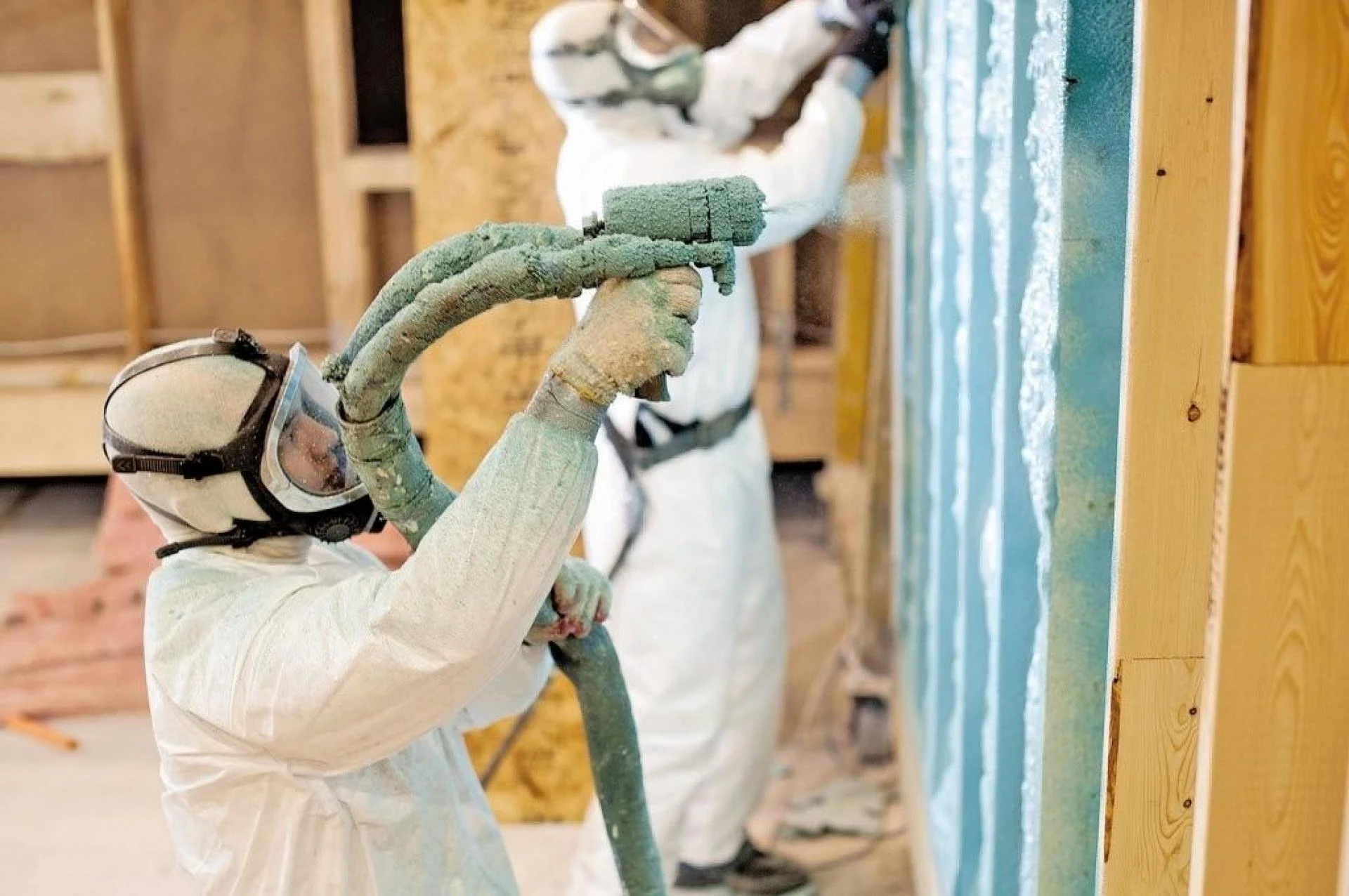 What Makes Closed-Cell Spray Foam Insulation Services Different From DIY Kits?