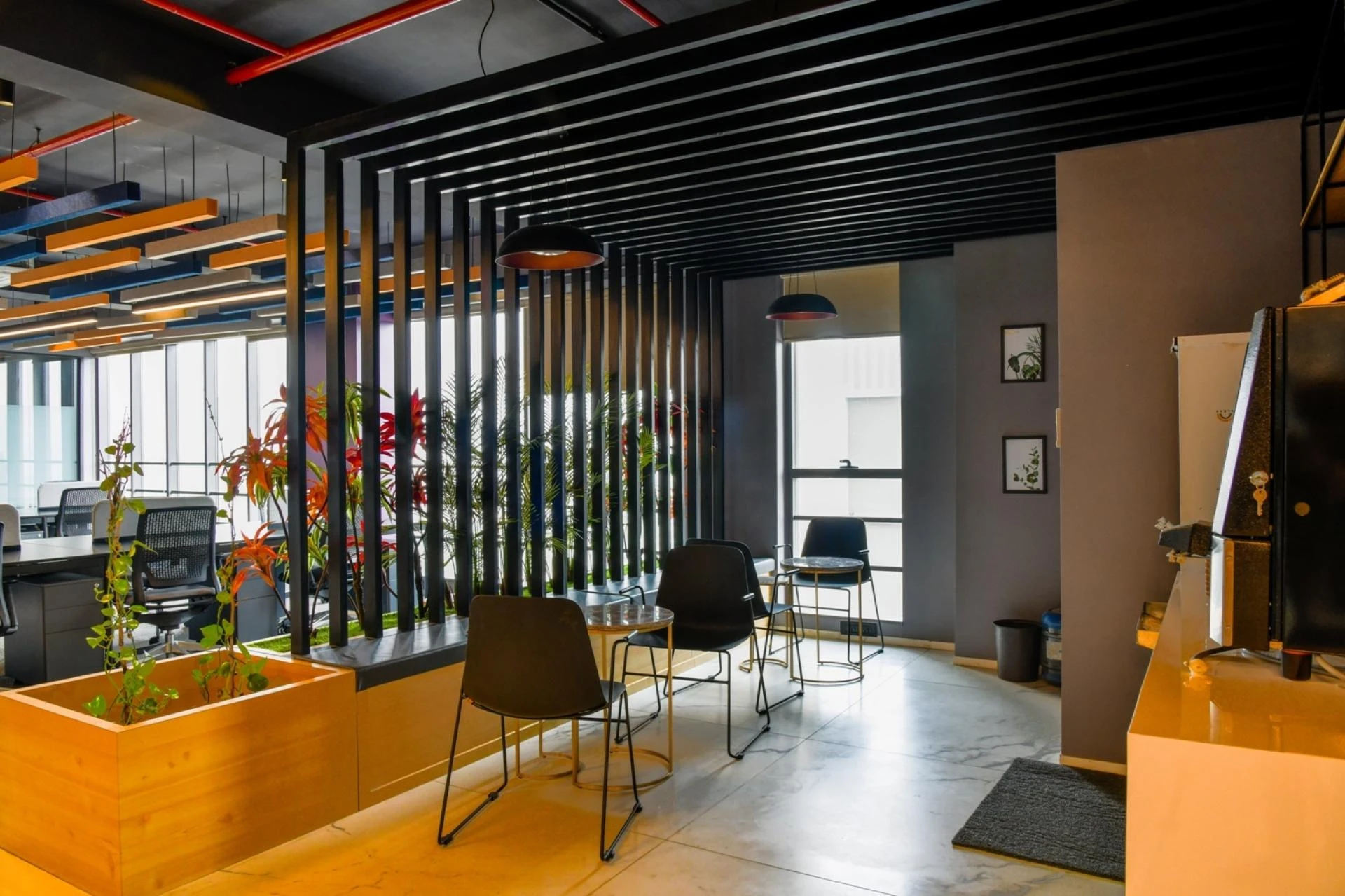 Managed Office vs Furnished Office Space: Key Differences Every Growing Business Should Understand