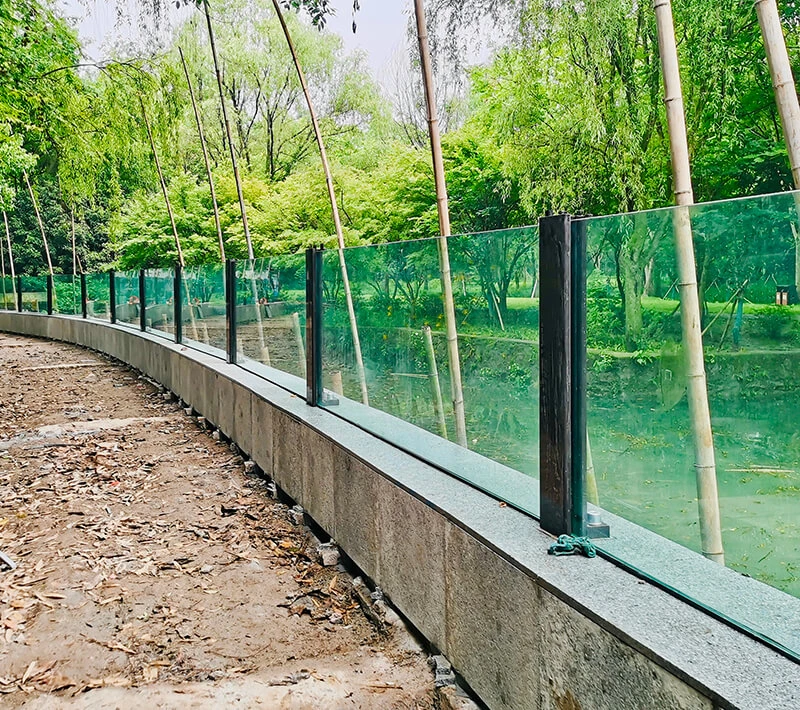How a Glass Flood Wall Combines Safety and Style for Modern Buildings!