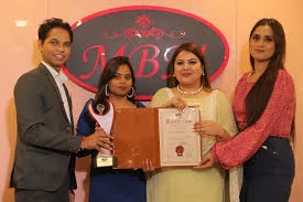 From Beginner to Bridal Pro: Professional Makeup Courses Fees in Delhi Breakdown