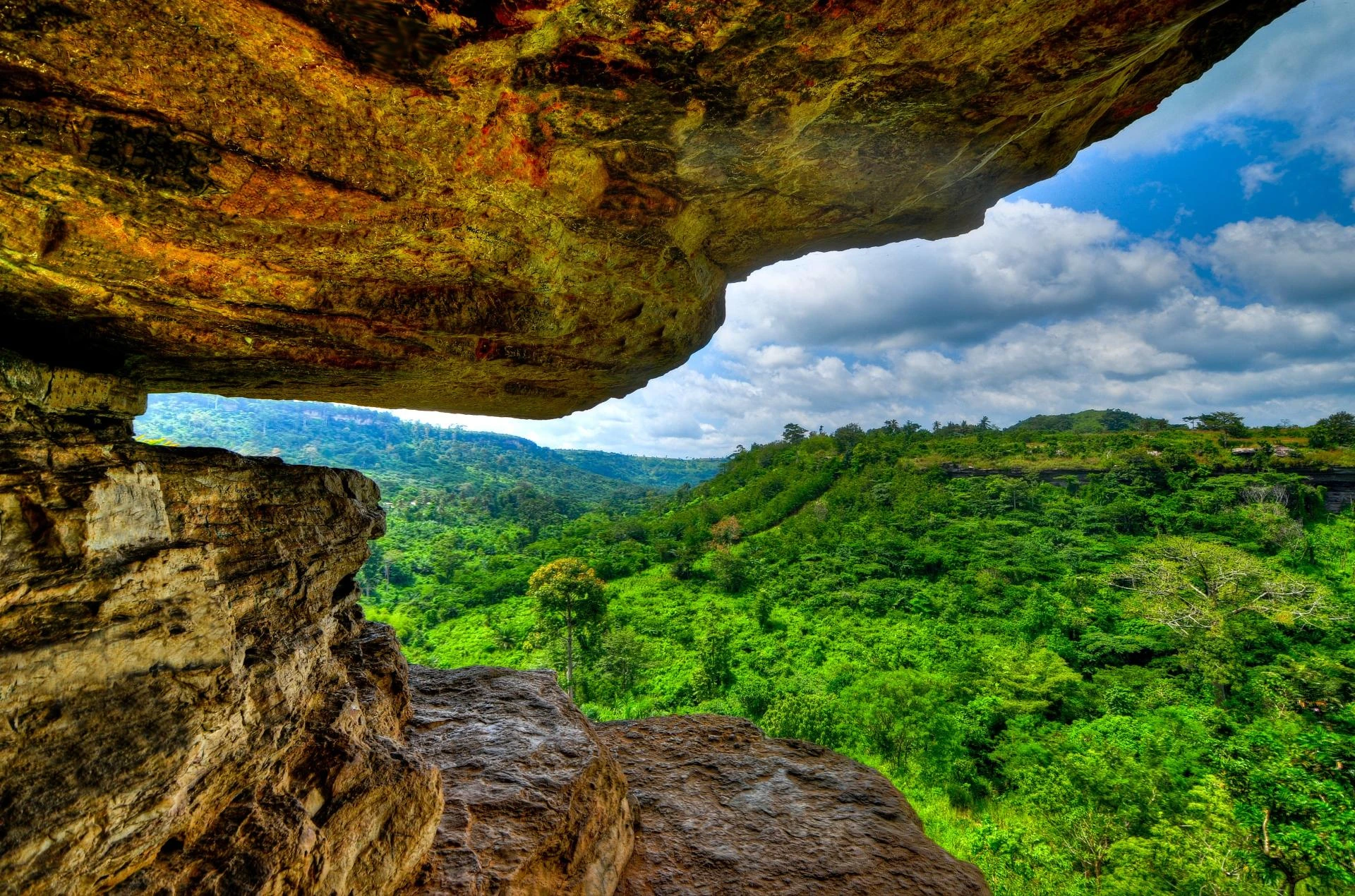 Kerala Tour & Honeymoon Package: Escape Into the Heart of God’s Own Country