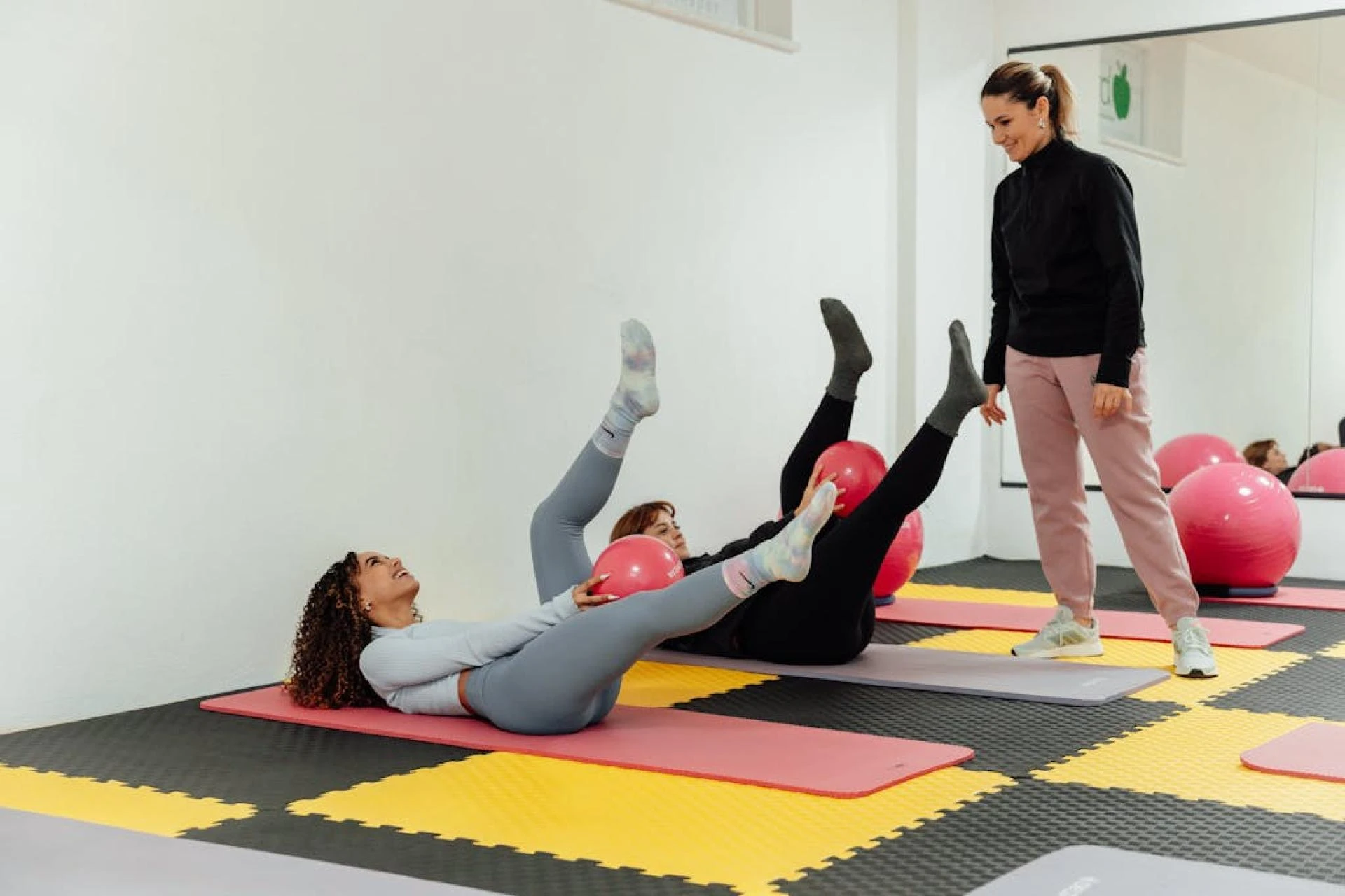 How Yoga Classes in Dubai Can Improve Your Mind and Body
