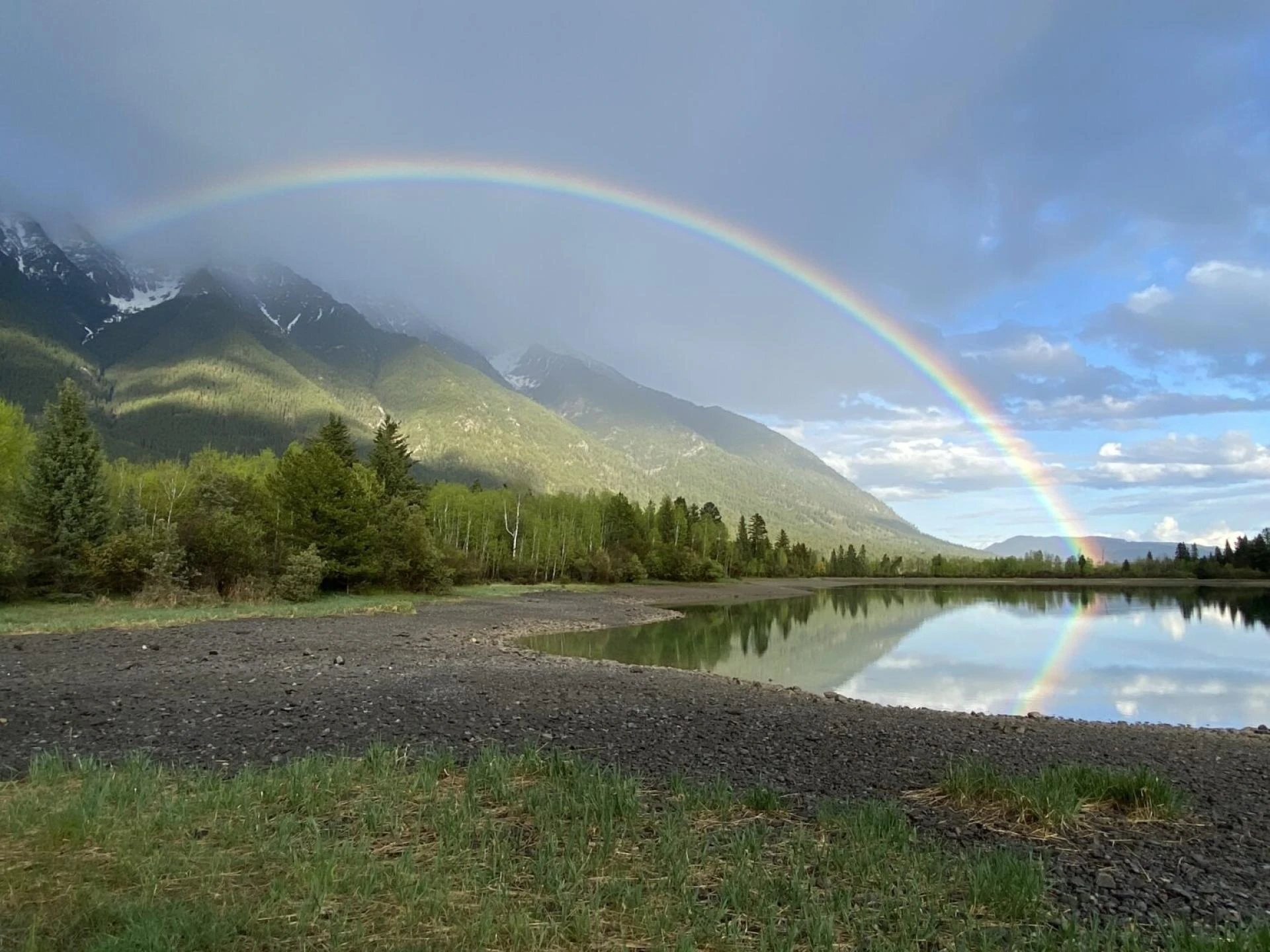 The Sound of Your Own Soul: Why a Silent Meditation Retreat is the Ultimate Digital Detox