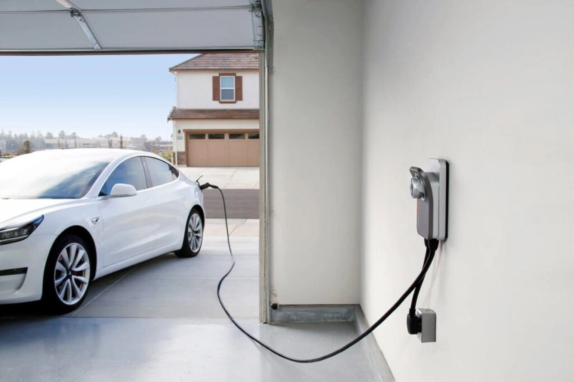 Car Chargers Install in Montreal for Convenient and Safe Electric Vehicle Charging