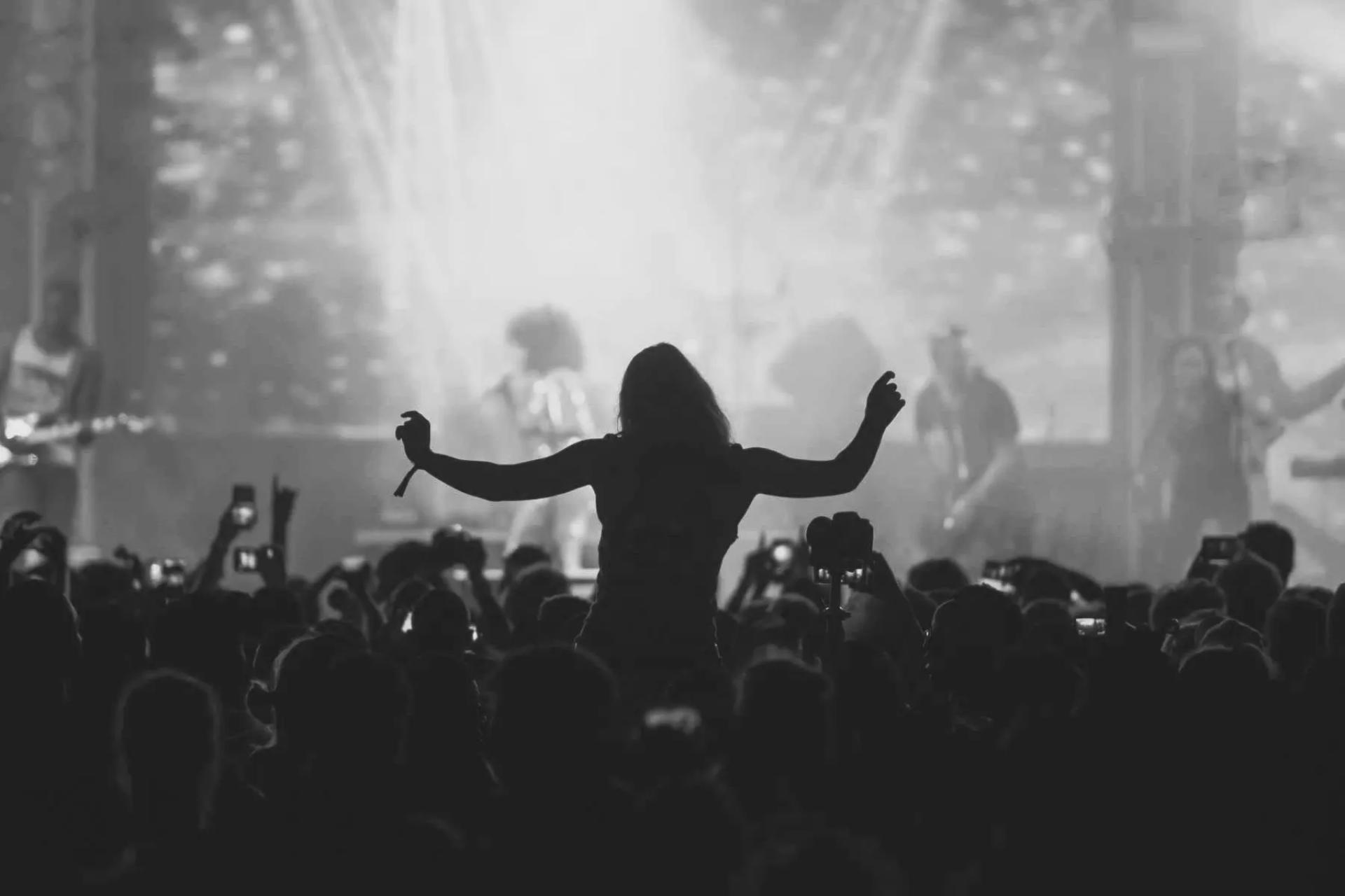 How to Choose the Perfect Live Band for Your Corporate Event