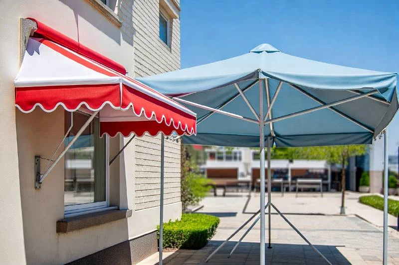 5 Differences Between Awnings and Canopies