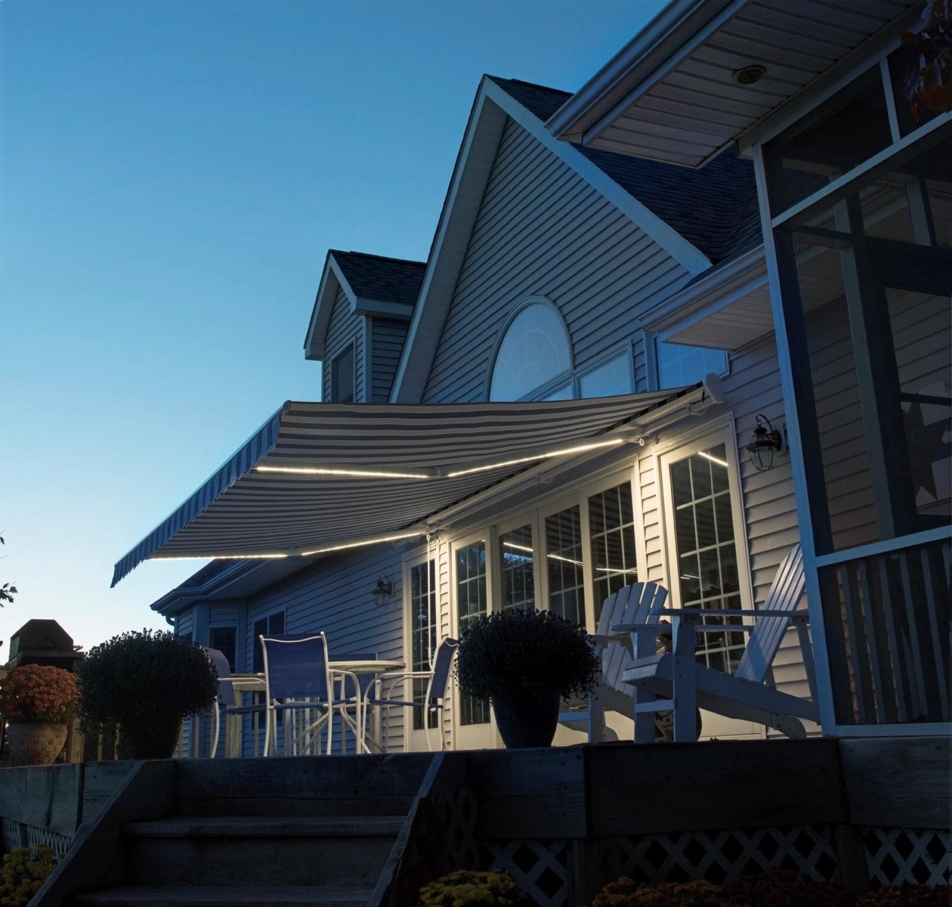Smart Outdoor Living: Enhancing Comfort and Shade in Your Backyard