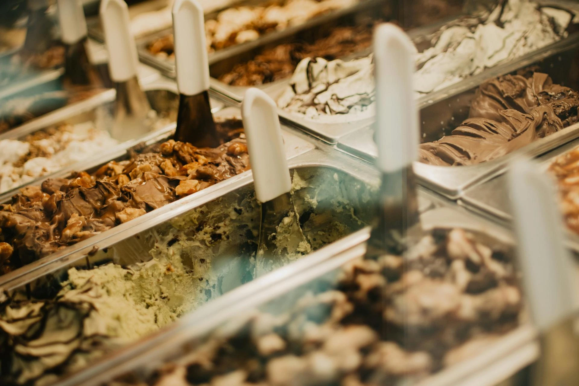 Understanding Serving Capacity for Gelato Cart Hire