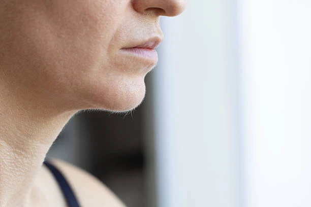 Large Pores Treatment in Dubai: At-Home vs. In-Office