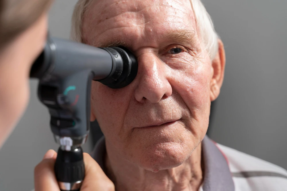 Why Diabetic Patients Should See a Diabetic Retinopathy Specialist Regularly?