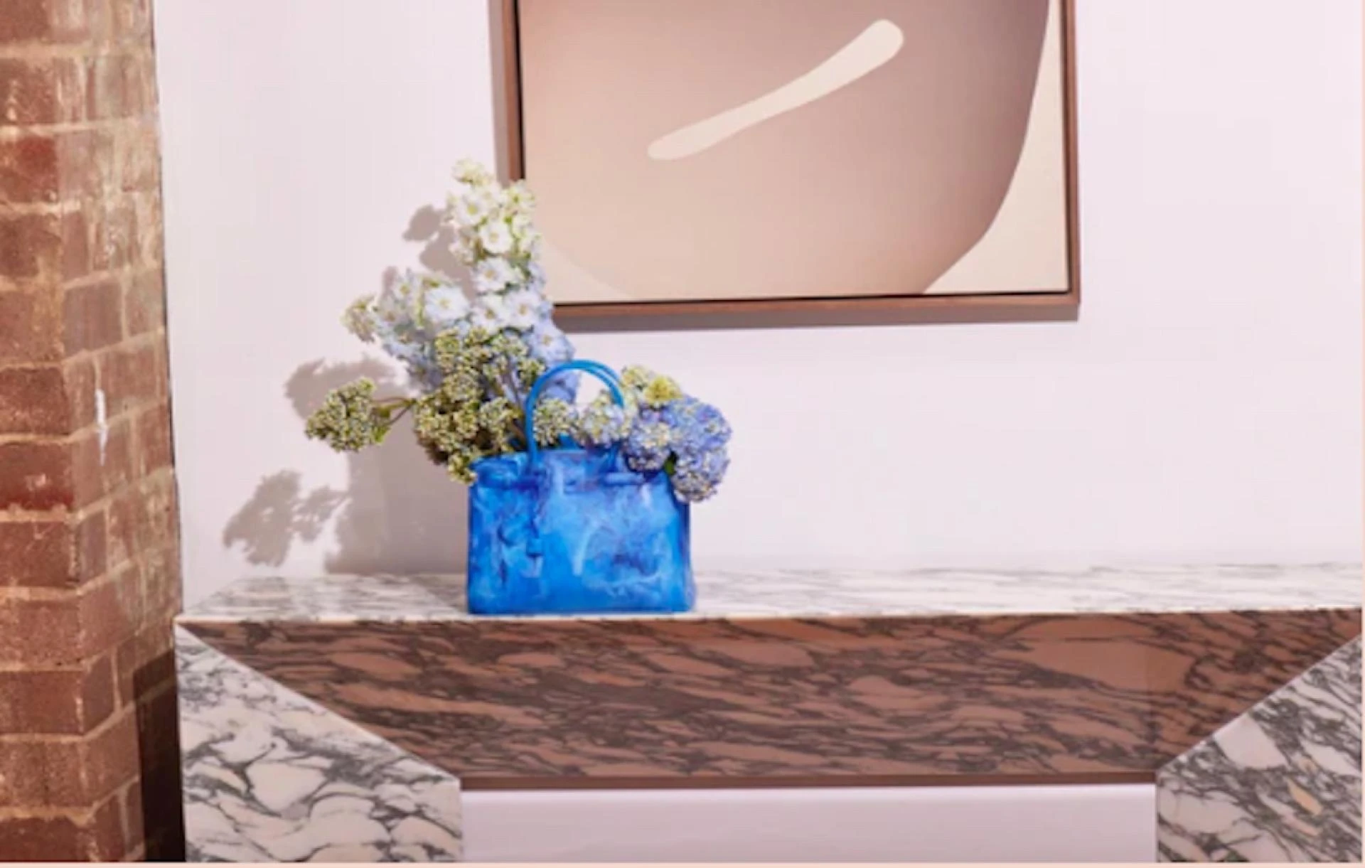 Artistic Home Décor Inspired by Iconic Fashion